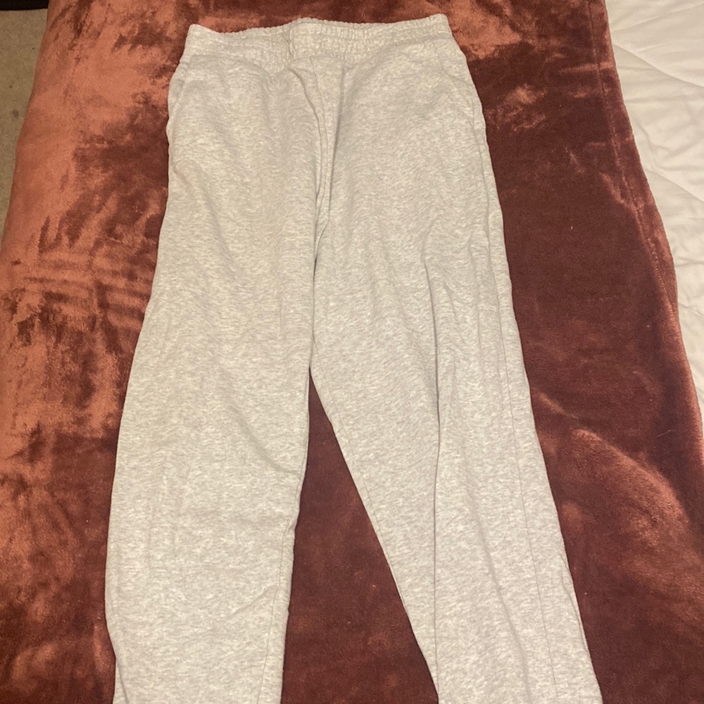 GREY AMERICAN EAGLE SWEATPANTS
